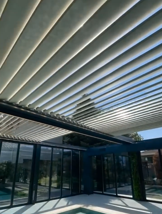 Pergolas With Retractable Roofs